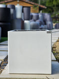 Load image into Gallery viewer, jardinera cudrada de concreto en color blanco