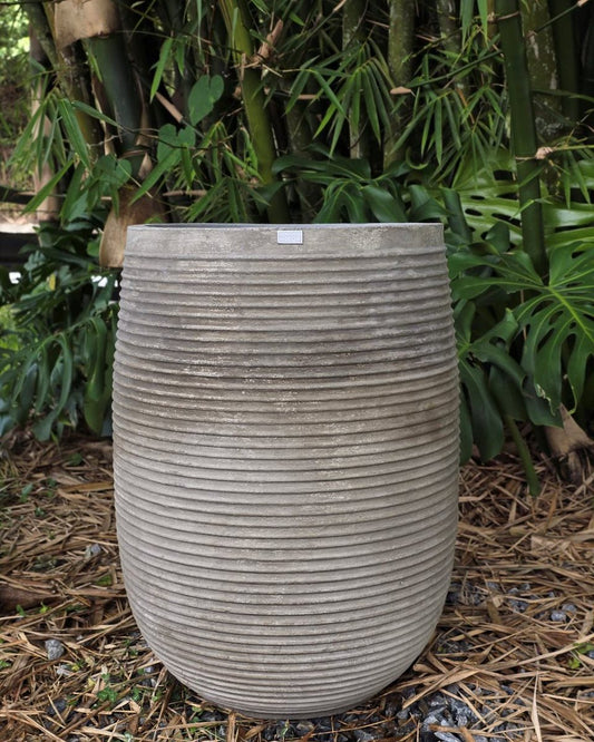 Matera cilíndrica de concreto con textura rayada, tamaño grande – Concrete Decor
